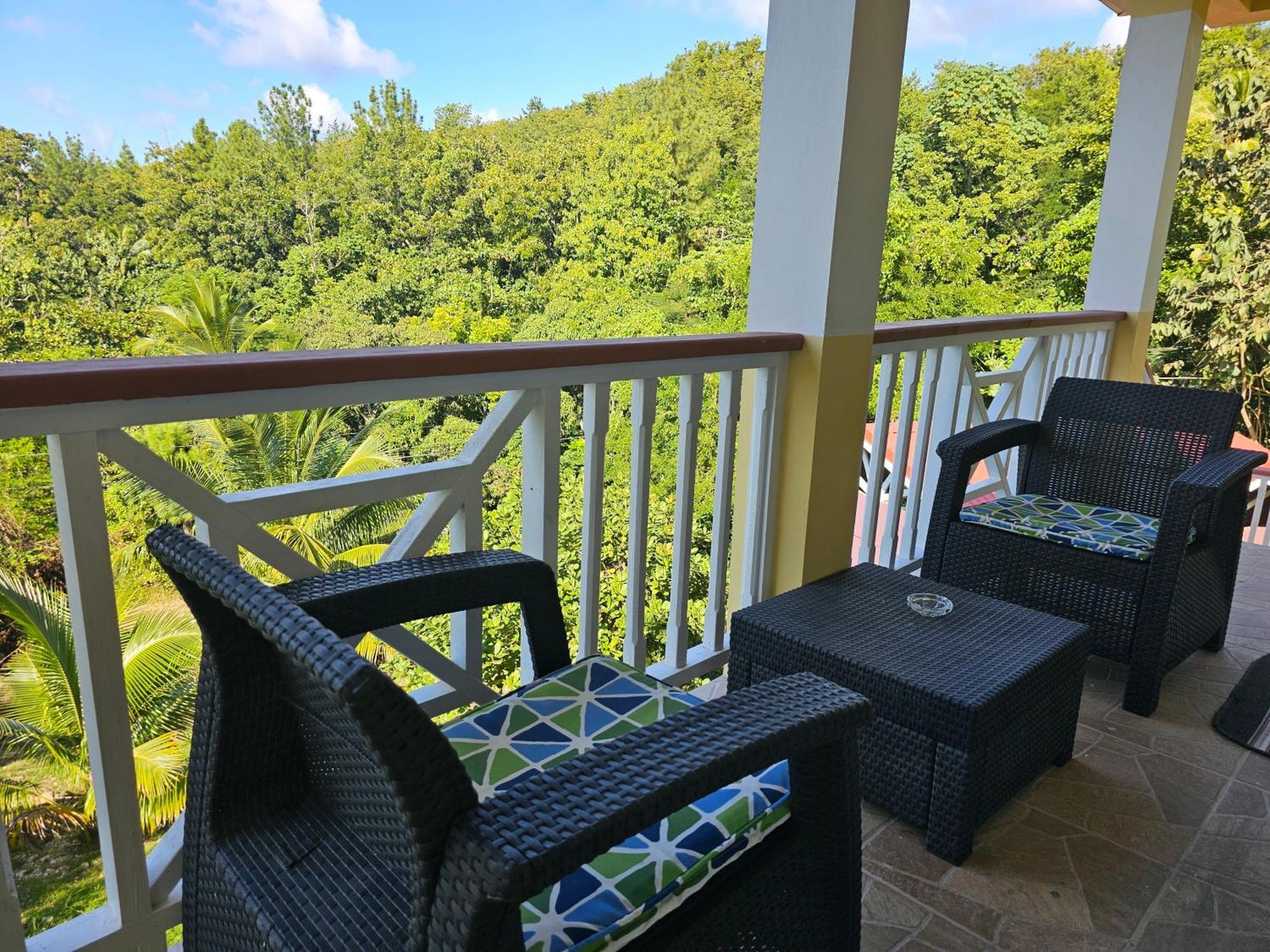 Royal Escape - 2 Apartment Anse La Raye Exterior photo